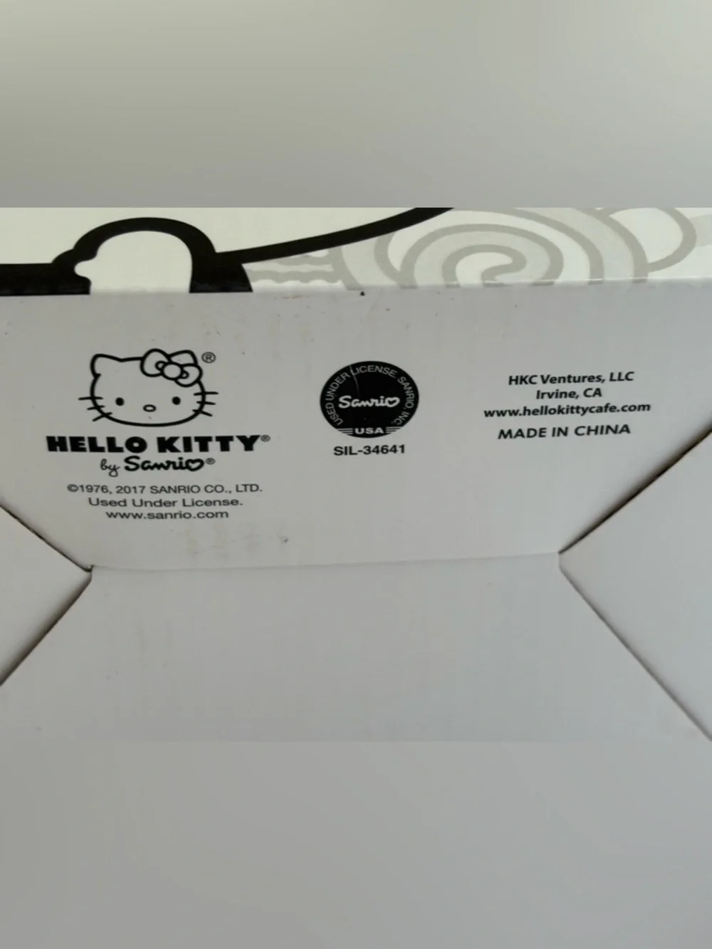 NIB Hello Kitty Cafe White Mug Pink Handle Gray Graphics Logo Box Artwork 12 oz